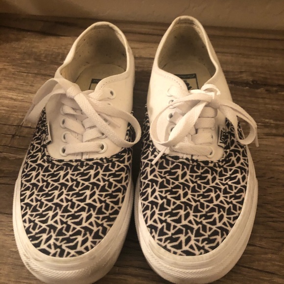 Black & White custom Vans - Picture 2 of 7
